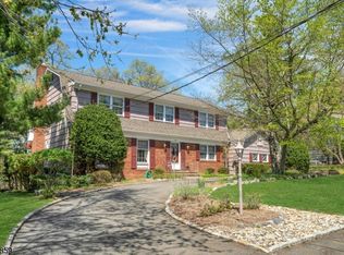 8 Twin Brook Rd, West Caldwell, NJ 07006