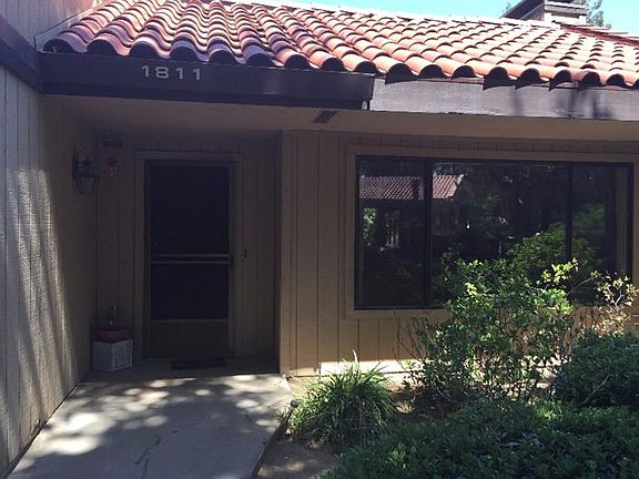 3rd image of 1811 W Santa Ana Ave