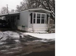 104 Pat Dr, Farmington, NY 14425