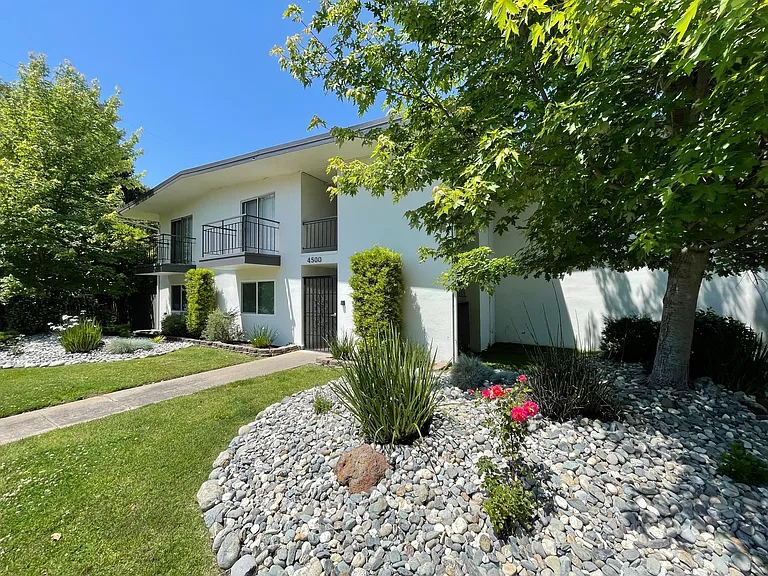 4500 Del Rio Road — Photo 1