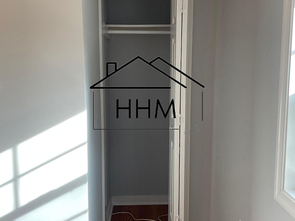 1st image of 3019 Laurelbrook Dr