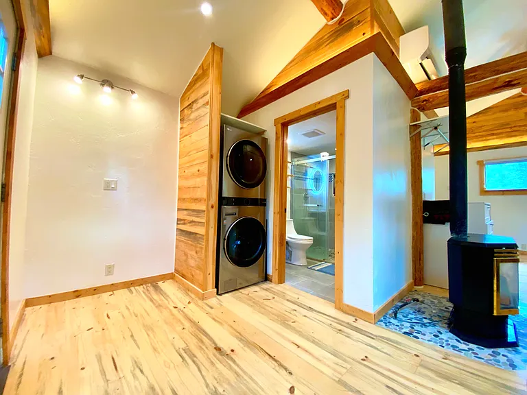675 Peaceful Dr — Photo 2