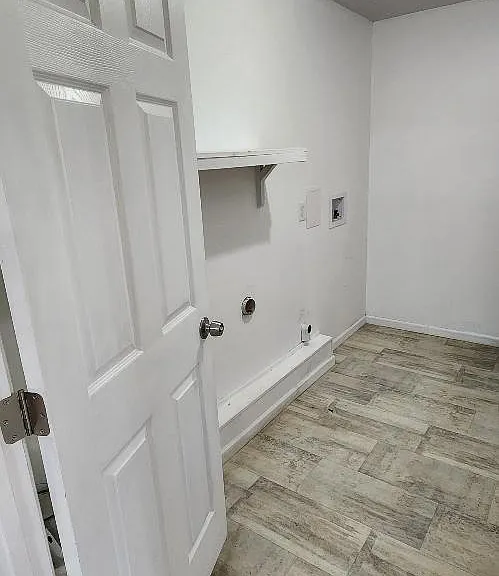 2639 Saint James Ave — Photo 14