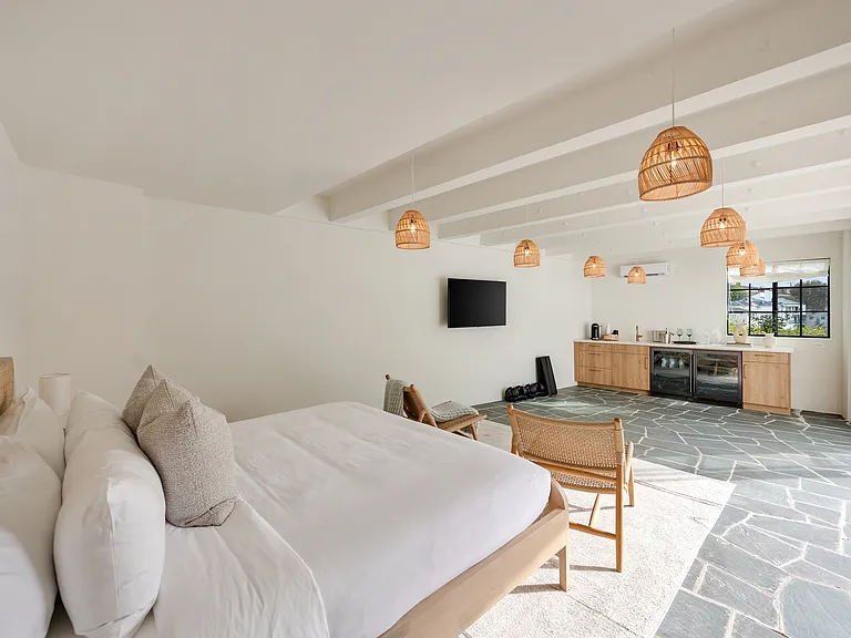 Where mornings feel golden, and every night is wrapped in quiet luxury.