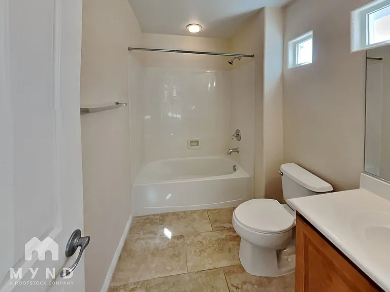 2000 Hollywell St — Photo 20