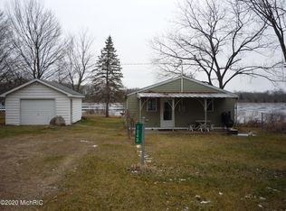 1040 Siler Dr, Bronson, MI 49028