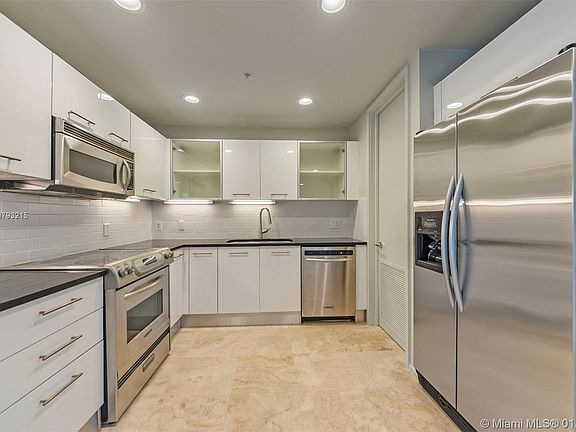 5th image of 2699 Tigertail Ave APT 13