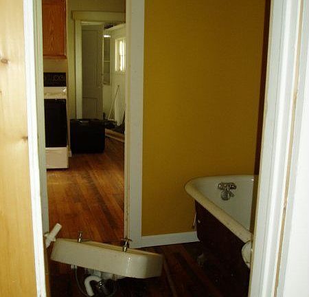 2nd image of 4338 Chestnut Ave