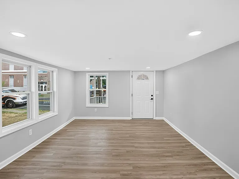 428 S Governors Ave #A — Photo 6