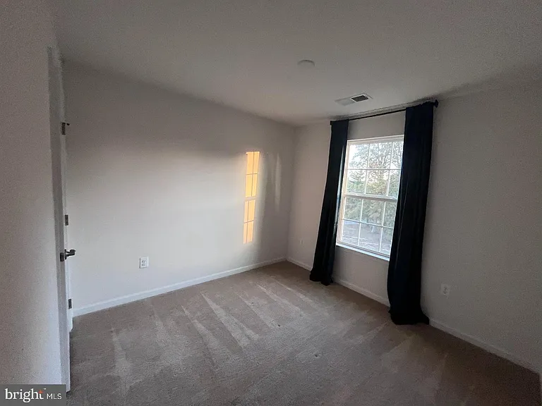 1118 Oakwood St — Photo 17