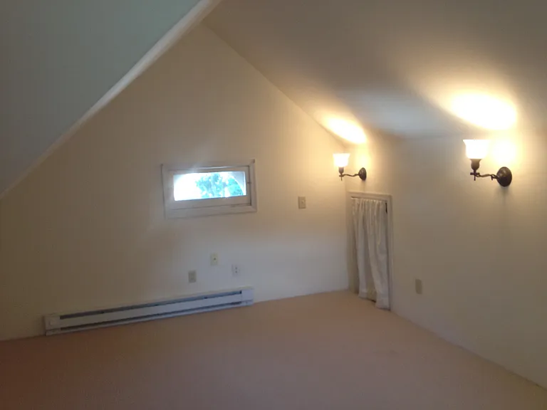 1849 Saint Clair Ave — Photo 9