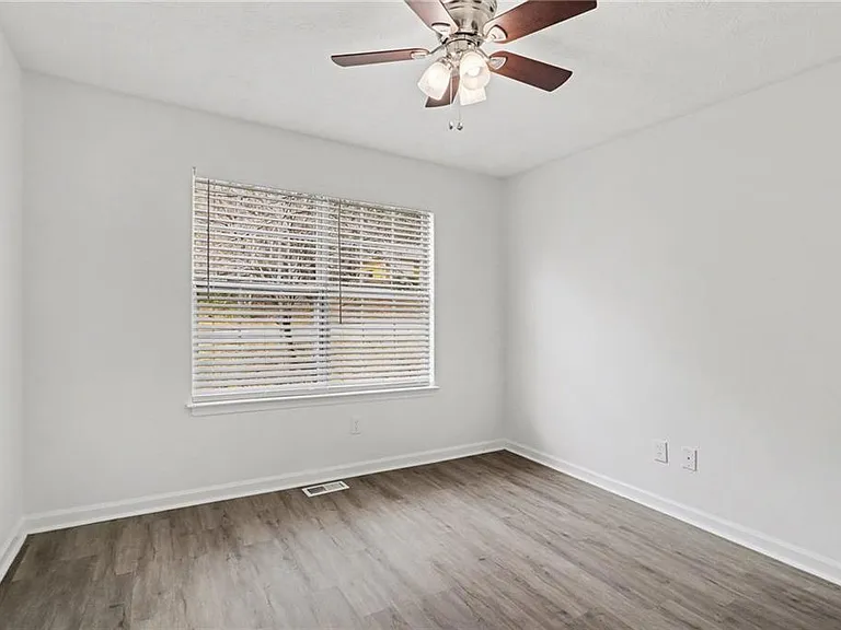 7797 Mountain Creek Way — Photo 17