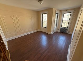 2059 Gates Ave APT 2, Ridgewood, NY 11385
