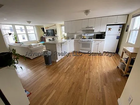 5th St — Photo 1
