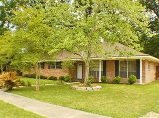 9344 Bramble Dr, Baton Rouge, LA 70818