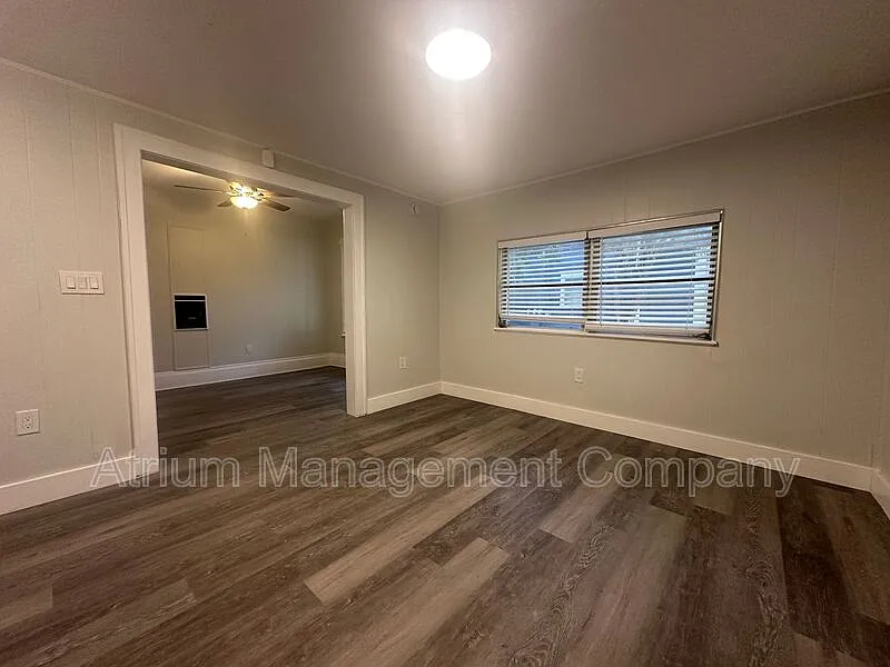 Building Photo - 126 E Concord St #A