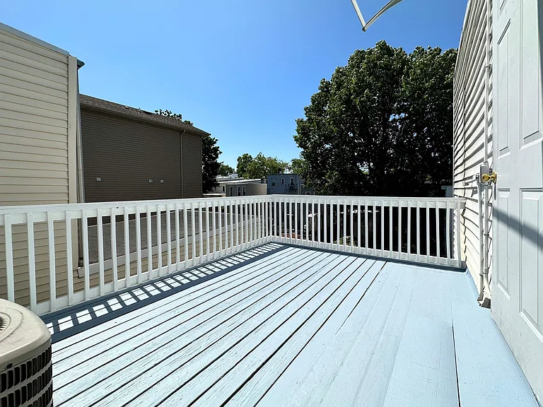 125 Zabriskie St #2 — Photo 2