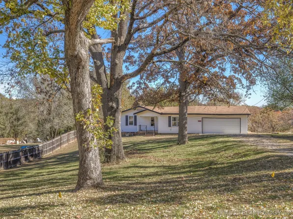 1043 N Valley Dr, Sand Springs, OK 74063
