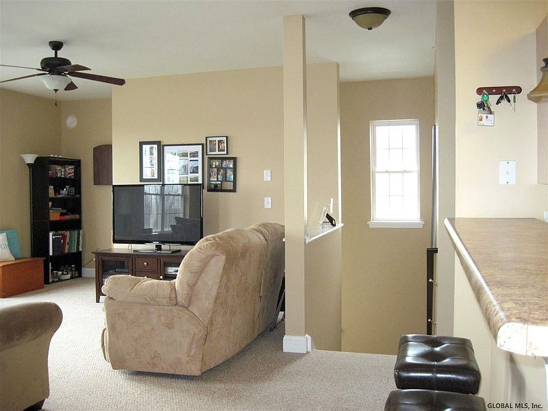 3rd image of 207 N RIDGE