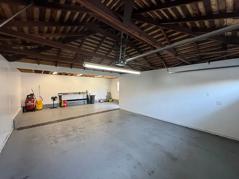 6059 Bluebell Ave — Photo 24