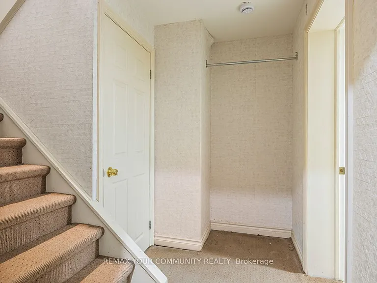 27 Denham Dr #LOWER — Photo 14