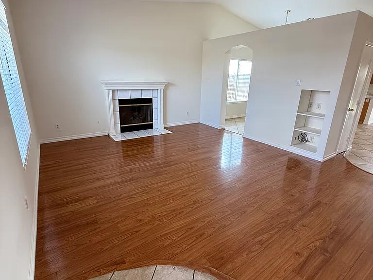 937 Oregon Trl — Photo 3