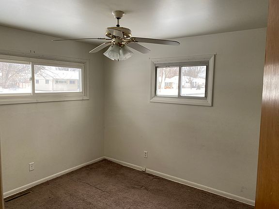 5th image of 2856 Mason Ave