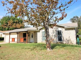 306 Boulder Ct, Burleson, TX 76028