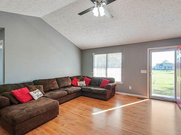 3rd image of 1013 Dellrose Dr