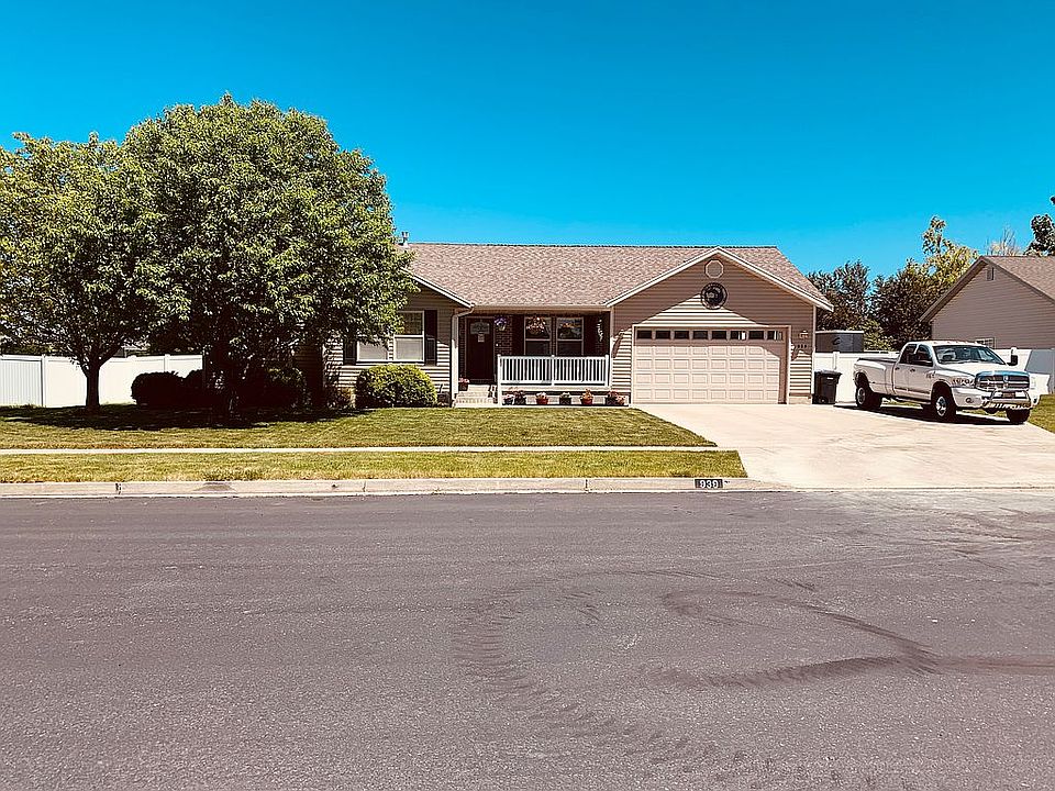 2nd image of 939 W Forest Ln S