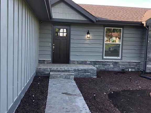 3rd image of 1736 SE 36th Ter