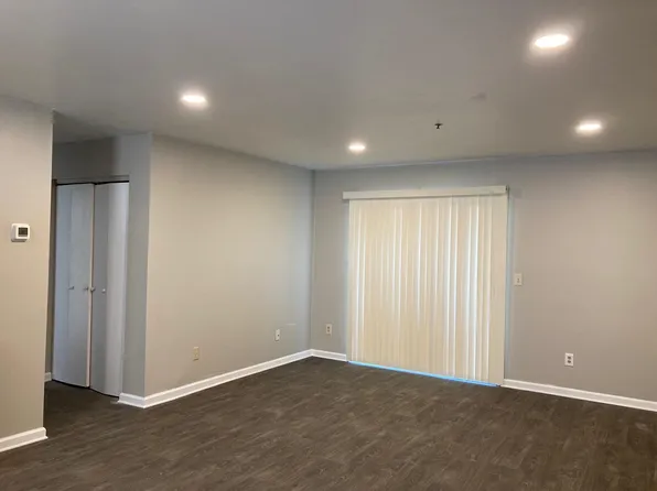 302 Ardale Dr APT 1A, High Pt, NC 27260