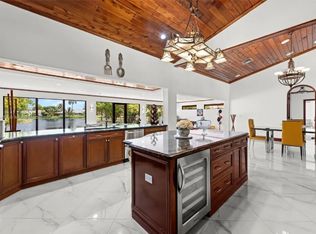 19440 Royal Birkdale Dr, Hialeah, FL 33015