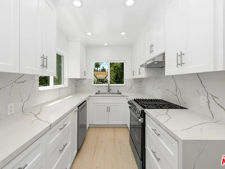 2316 Selby Ave — Photo 14
