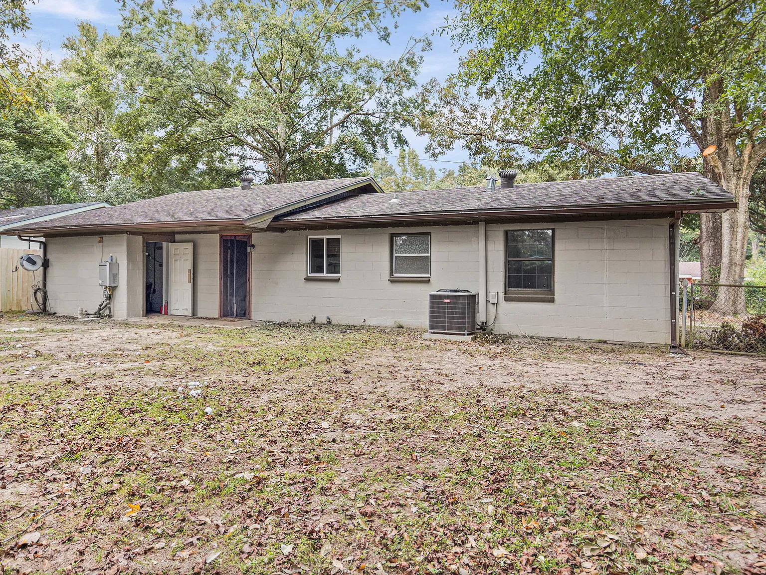 3 bed, $1,350 — Photo 3