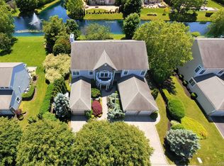 38 Hamlet Woods Dr, Saint James, NY 11780