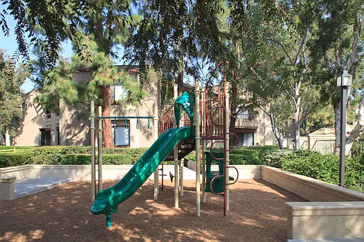 Cross Creek Apartments — Photo 16