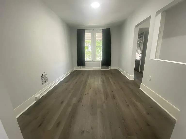 611 S Prince St — Photo 12