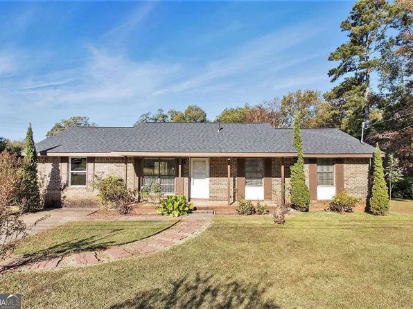 208 W Sheraton Dr, Washington, GA 30673