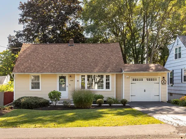 204 Cleveland Blvd, Fayetteville, NY 13066