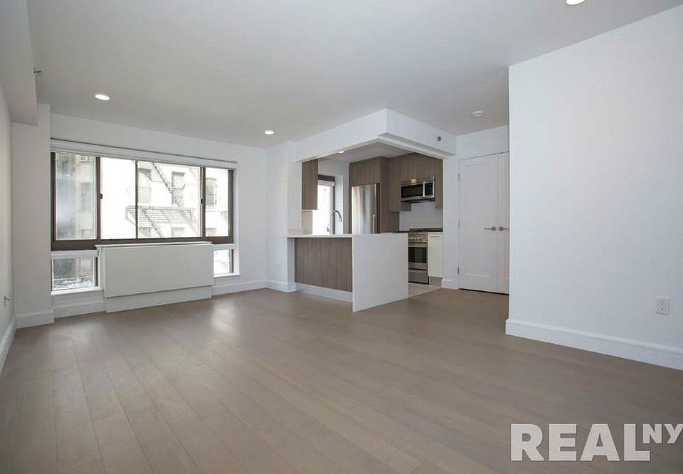 1st image of 311 W 50th St APT 3C