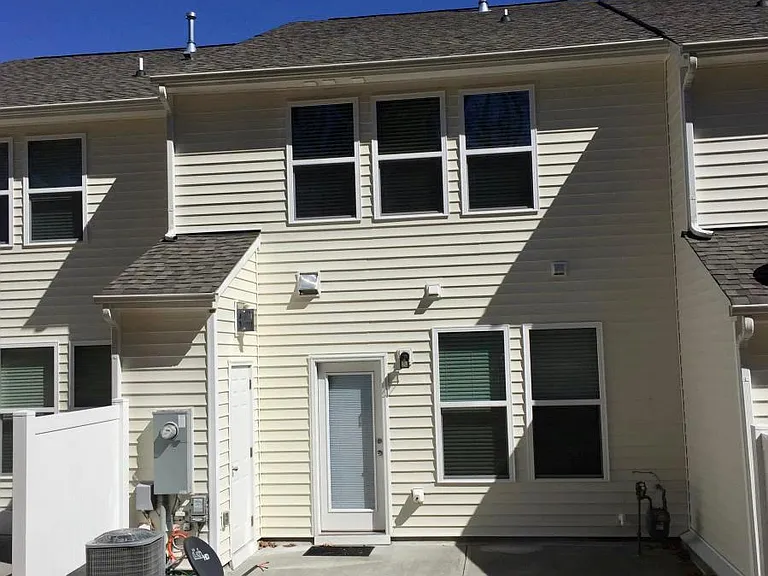 2124 Junewood Ln — Photo 16