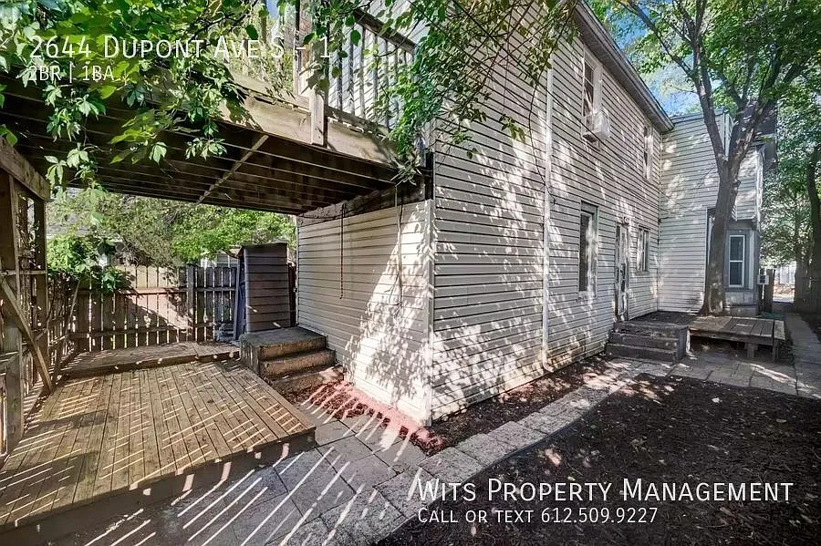 Lovely 2 beds/1 bath Duplex — Photo 2