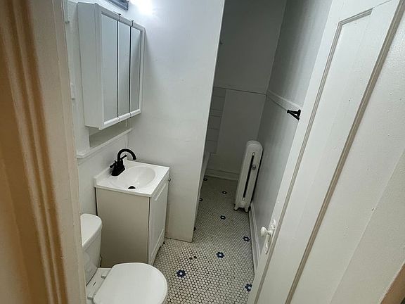 5th image of 5050-58 N Kenmore Ave #6