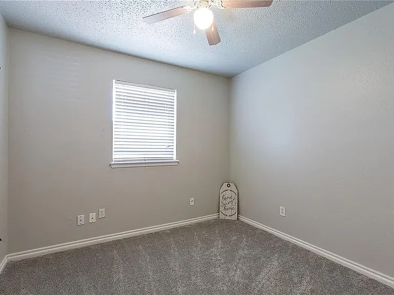 1056 NW 7th Pl — Photo 17