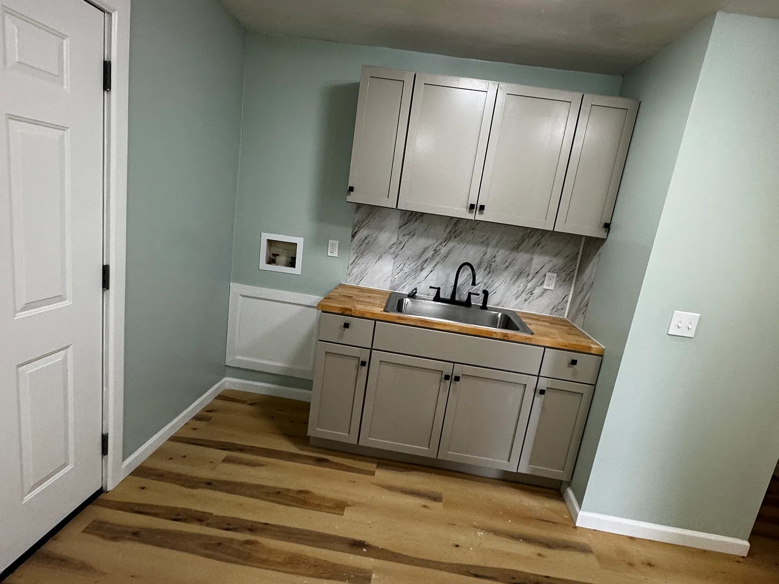 3 bed, 925 sqft, $1,300 — Photo 2