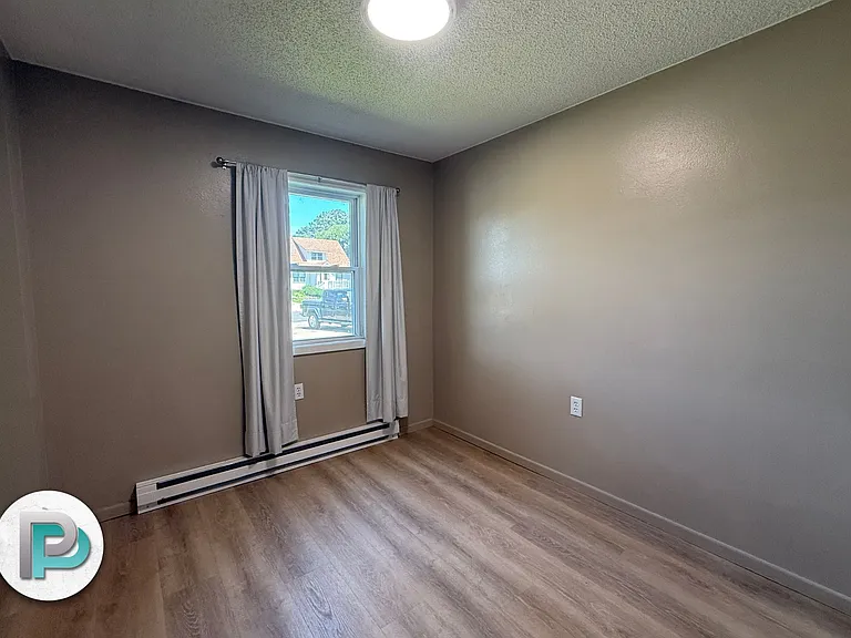 801 Clover Ct #4 — Photo 12