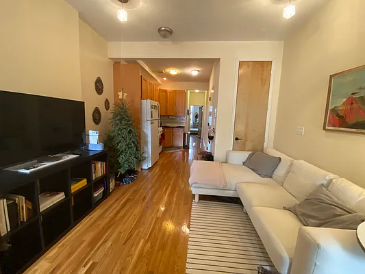 Rented by R New York | media 3