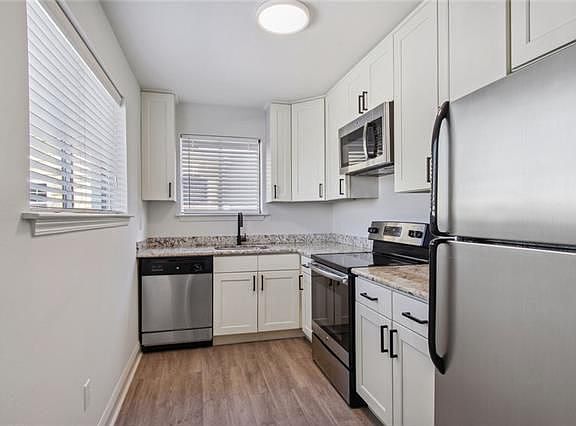 2nd image of 501 Peniston St Unit 2