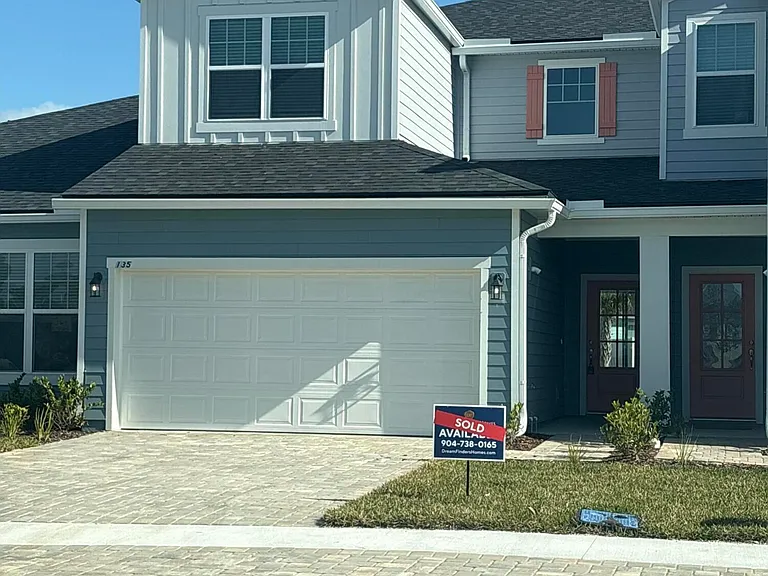 135 Silver Myrtle Ct — Photo 1